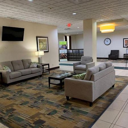 Quality Inn & Suites Downtown Mansfield Exteriör bild