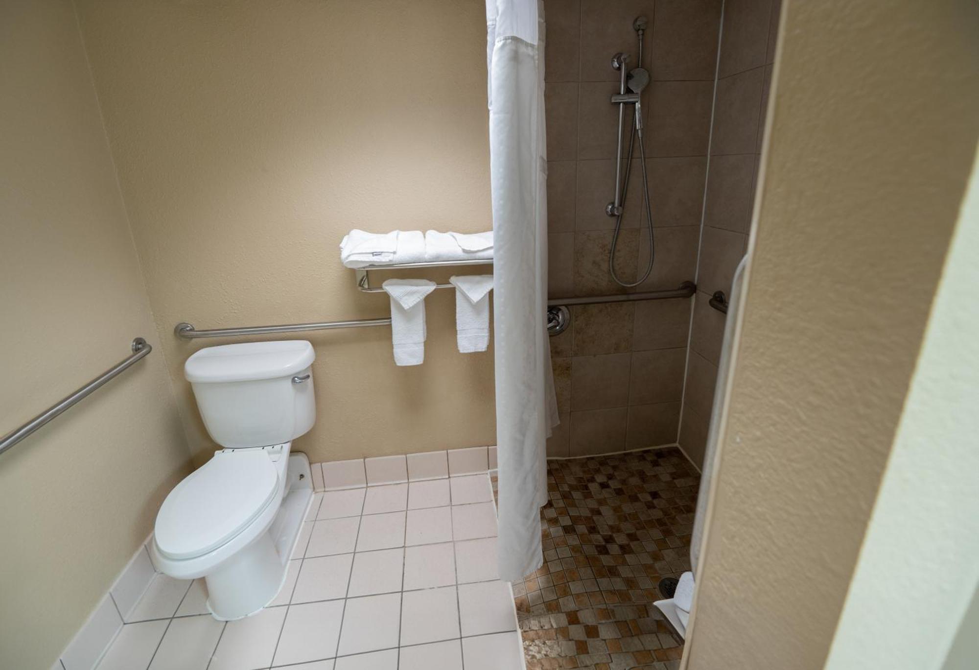 Quality Inn & Suites Downtown Mansfield Exteriör bild