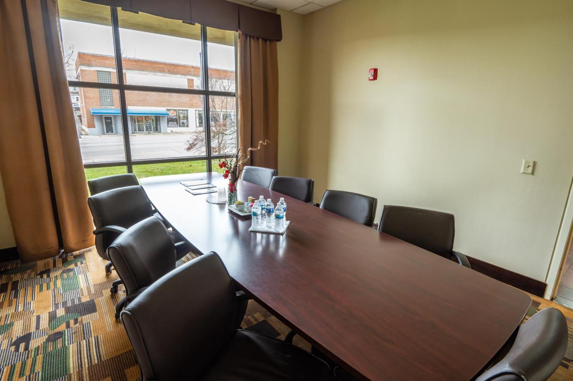 Quality Inn & Suites Downtown Mansfield Exteriör bild